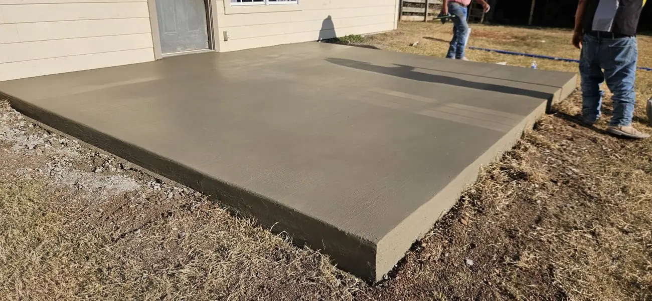 Large-format commercial concrete pad pour by Lucky's Concrete